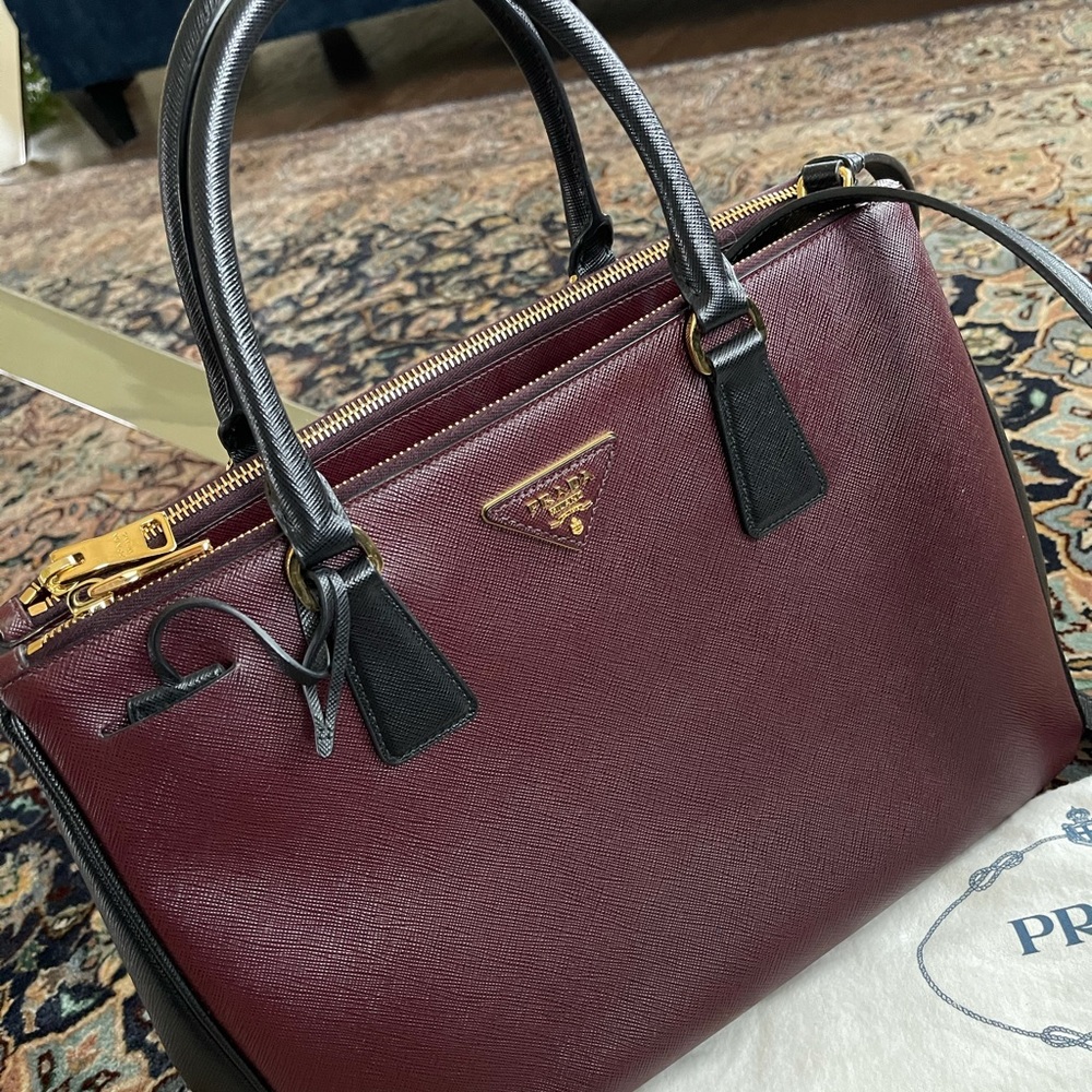 PRADA Saffiano Large